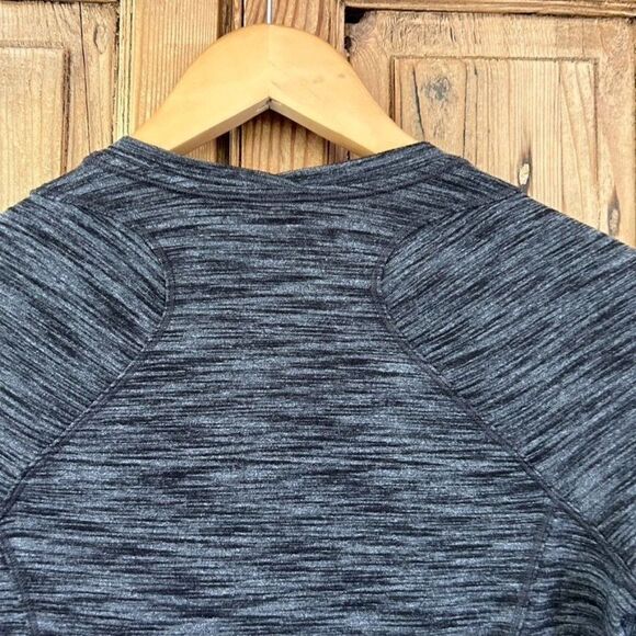 Lululemon Dark Heather Gray Long Sleeve Shirt Crewneck Athletic Womens Size 6 - Picture 8 of 12